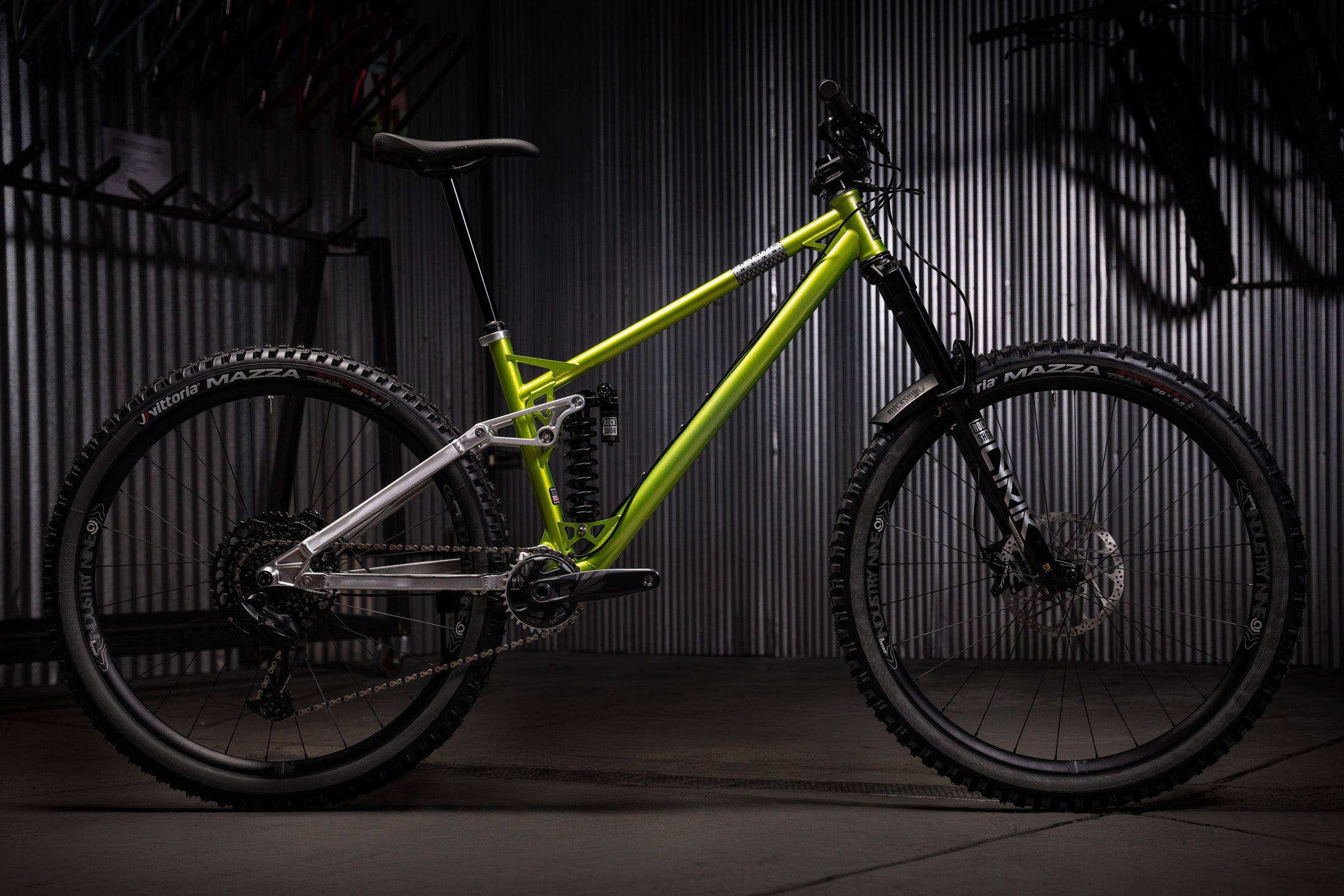 STEEZL DEMO :: SIZE MEDIUM – REEB Cycles
